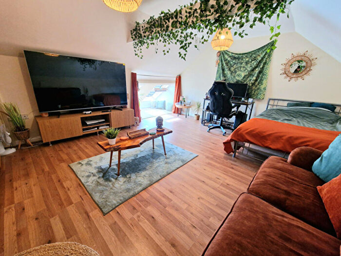 1 Bedroom Semi-Detached House To Rent In Dogsthorpe Road, Peterborough, PE1