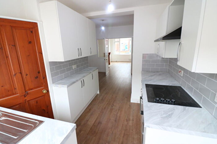 2 Bedroom End Of Terrace House To Rent In Wharncliffe Street, Chanterlands Avenue, Hull, HU5