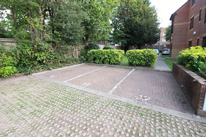 1 Bedroom Flat To Rent In Cedar Road, Sutton, SM2