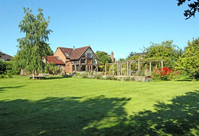 3 Bedroom Detached House For Sale In Norrington End, Redbourn, AL3