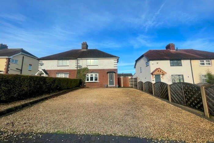 3 Bedroom Semi-Detached House To Rent In Norton Lane, Burntwood, WS7