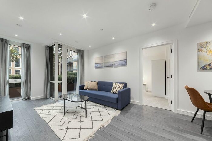 2 Bedroom Flat To Rent In Matcham House, Sovereign Court, Hammersmith, London, W6