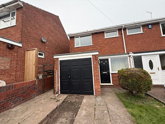 3 Bedroom House To Rent In Kerry Close, Brierley Hill, DY5