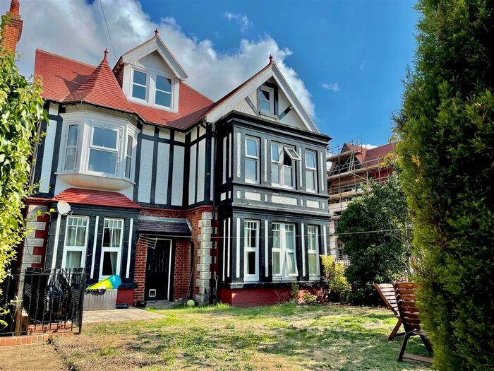 2 Bedroom Flat To Rent In Shorncliffe Road, Folkestone, CT20