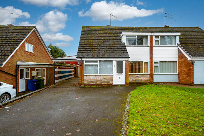 2 Bedroom Semi Detached House For Sale In Stream Road, Kingswinford, DY6