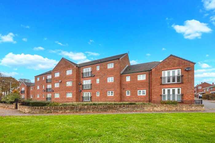 2 Bedroom Flat To Rent In Dovecliffe View, Worsbrough, Barnsley, S70