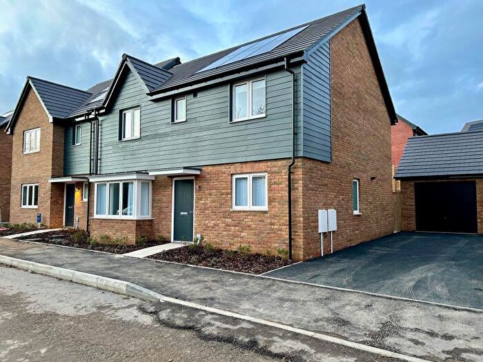 4 Bedroom Detached House To Rent In Verne Grove, Tattenhoe Park, MK4