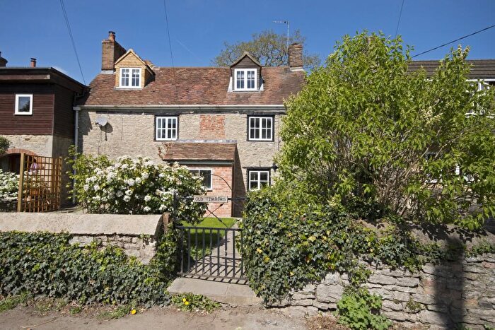 3 Bedroom Cottage To Rent In Launton, OX26