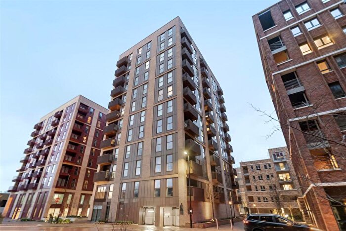 1 Bedroom Apartment To Rent In Winchat House, Alexandra Gate, Hornsey, N8