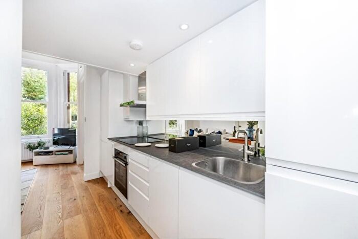 1 Bedroom Flat To Rent In Netherhall Gardens, Hampstead, London, NW3