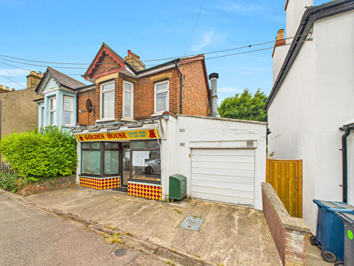 3 Bedroom Semi-Detached House For Sale In Wycombe Road, Princes Risborough, Buckinghamshire, HP27