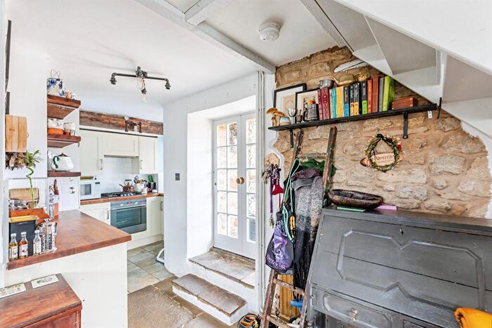 2 Bedroom Character Property For Sale In High Street, Great Doddington, NN29
