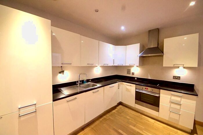 2 Bedroom Flat To Rent In Roach Road, London, E3