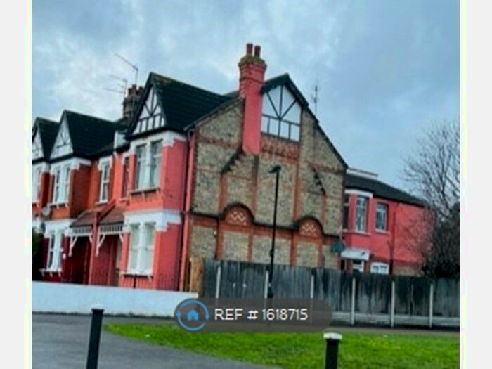 3 Bedroom Maisonette To Rent In Newnham Road, London, N22