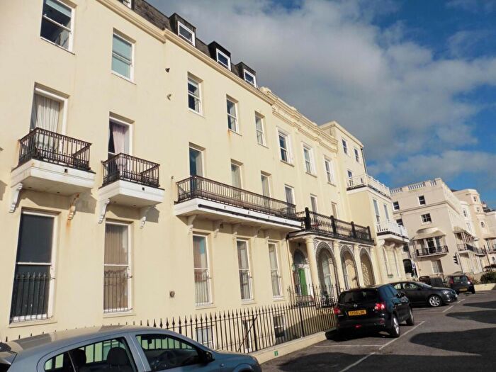 2 Bedroom Flat To Rent In Marine Parade, Brighton, East Sussex, BN2