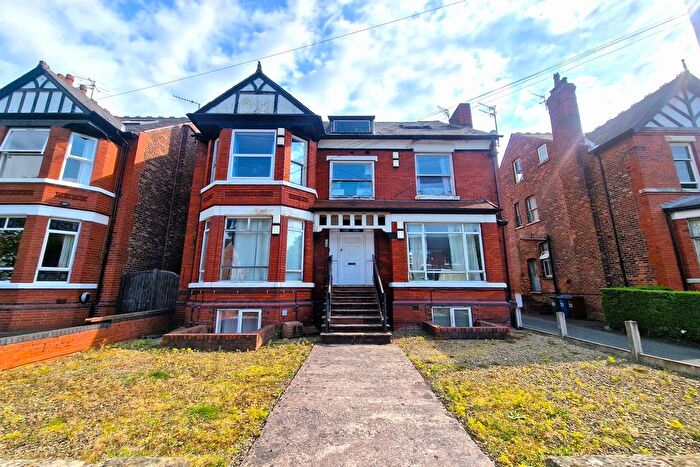 2 Bedroom Flat To Rent In Lea Road, Heaton Moor, Stockport, SK4