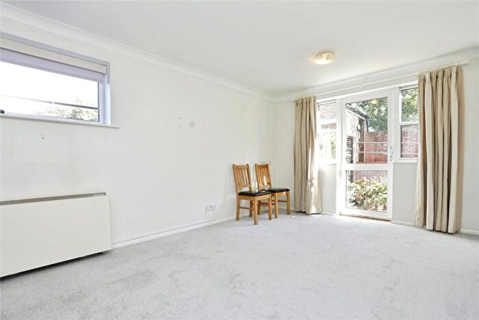 1 Bedroom Apartment For Sale In Elmhurst Court, Woodbridge, IP12