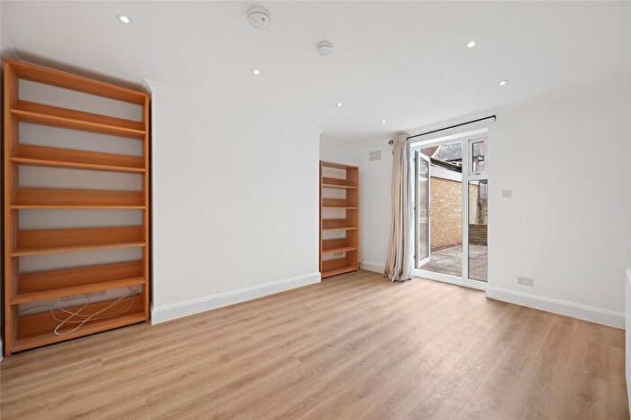 1 Bedroom Flat To Rent In Loftus Road, London, W12