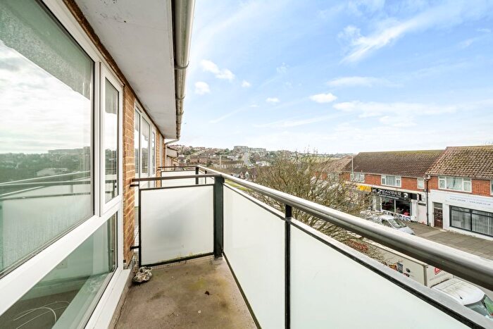 1 Bedroom Flat To Rent In Lustrells Vale, Saltdean, Brighton, BN2