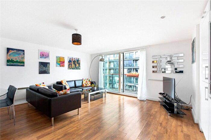 3 Bedroom Apartment To Rent In Orsman Road, London, N1
