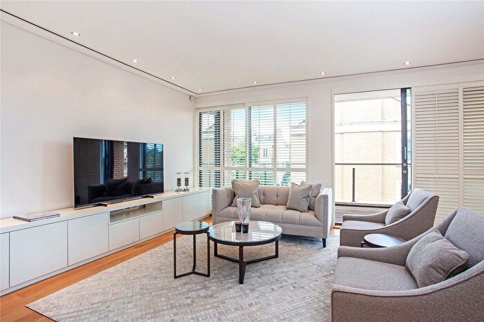 2 Bedroom Flat To Rent In Wycombe Square, Kensington, London, W8