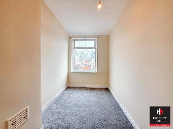 2 Bedroom End Of Terrace House To Rent In Thornton Road, Manchester, M14