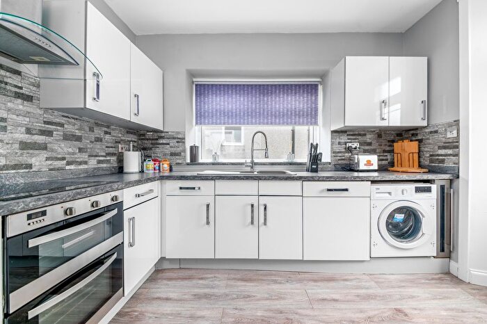 2 Bedroom Cottage For Sale In Main Street, Larbert, FK5