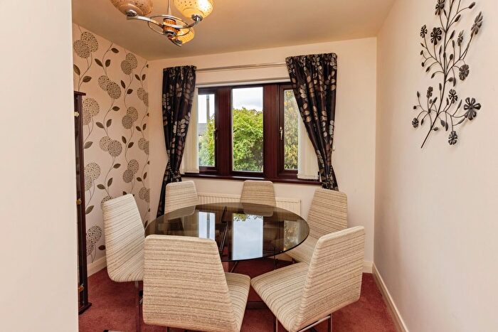 4 Bedroom Detached House For Sale In Stonecroft Gardens, Shepley, Huddersfield, HD8