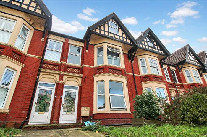 4 Bedroom Terraced House For Sale In Bath Road, Old Town, Swindon, Wiltshire, SN1