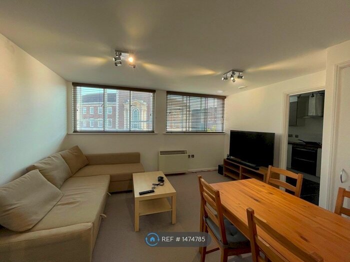 2 Bedroom Flat To Rent In High Street, Kingston Upon Thames, KT1