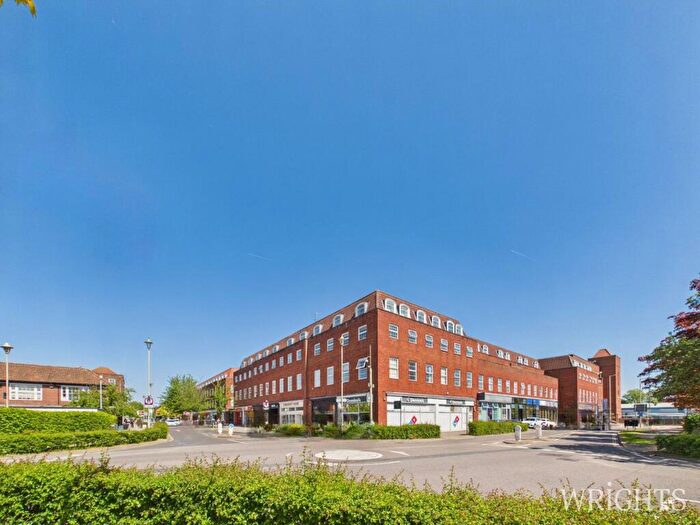 2 Bedroom Apartment For Sale In Fretherne Road, Welwyn Garden City, AL8