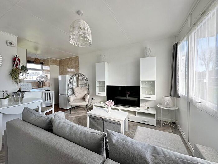 1 Bedroom Chalet For Sale In Beach Road, Hemsby, NR29