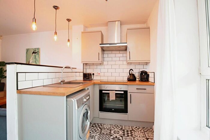1 Bedroom Flat To Rent In Jim Driscoll Way, Caerdydd, CF11