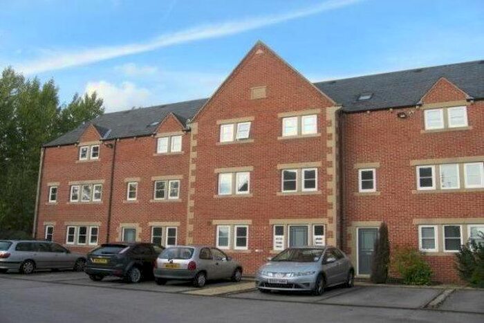 2 Bedroom Flat To Rent In Old Road, Chesterfield S40