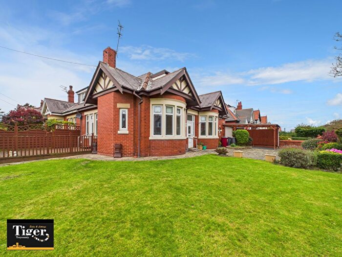 3 Bedroom Semi-Detached Bungalow For Sale In Thirlmere Road, Blackpool, FY4