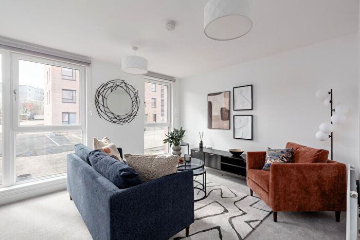 2 Bedroom Apartment To Rent In Etna Street, Glasgow, G41