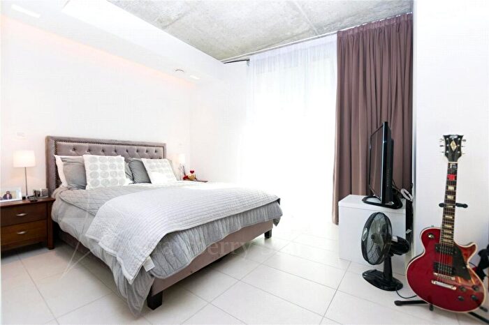 Apartment For Sale In Tidal Basin Road, London, E16