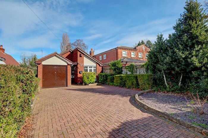 4 Bedroom Detached Bungalow For Sale In Lutterworth Road, Nuneaton, CV11