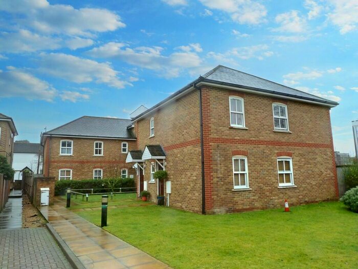 2 Bedroom Apartment To Rent In Kingston, KT1