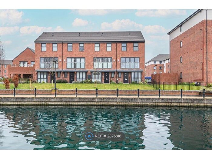 4 Bedroom Terraced House To Rent In Sparrow Close, Doncaster, DN4