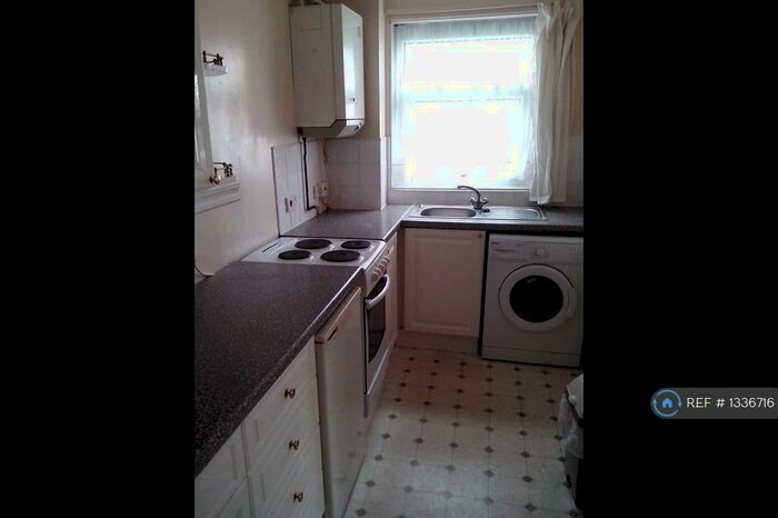 1 Bedroom Terraced House To Rent In Hunters Close, Tring, Herts, HP23