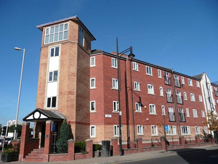 3 Bedroom Apartment To Rent In Stretford Road, Hulme, Manchester, M15