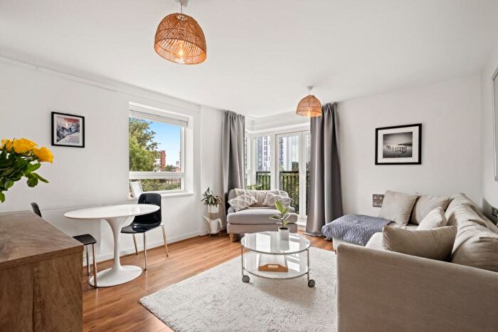 1 Bedroom Flat To Rent In Xchange Point, Market Road, N7