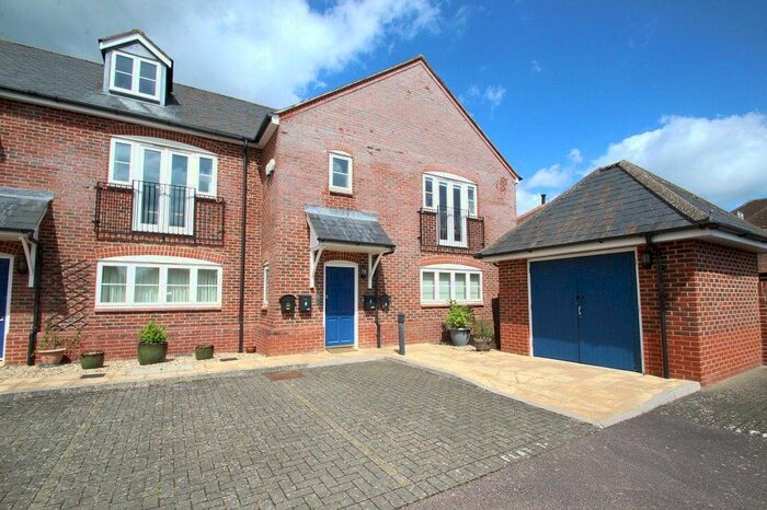 2 Bedroom Flat To Rent In Verney Road, Winslow, MK18