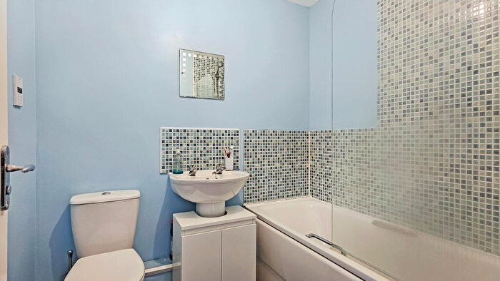 2 Bedroom Terraced House For Sale In Culm Close, Bideford, EX39