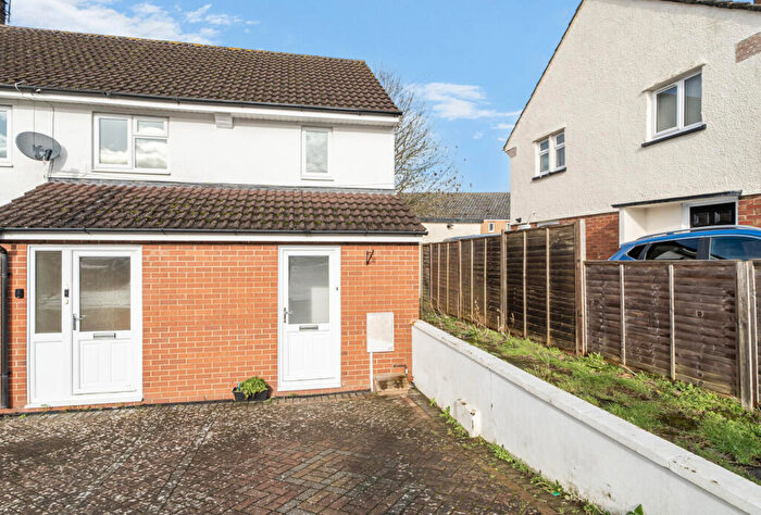 2 Bedroom Apartment For Sale In B Lincoln Close, Keynsham, Bristol, BS31