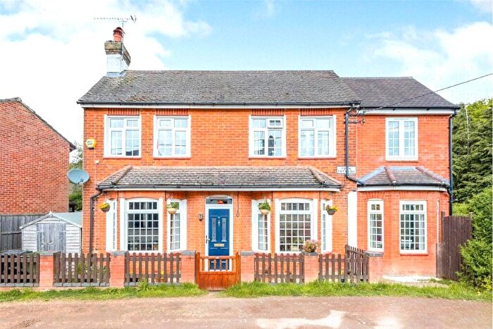 4 Bedroom Country House For Sale In Hillside Road, Ash Vale, Surrey, GU12
