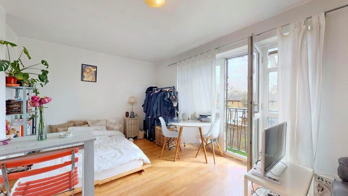 3 Bedroom Flat To Rent In Manor Road, London, N16