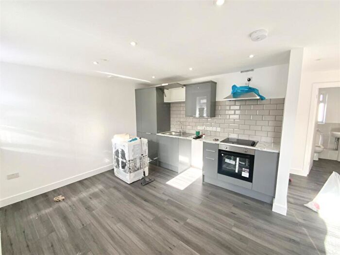 1 Bedroom House To Rent In St Peters Street, Roath, CF24