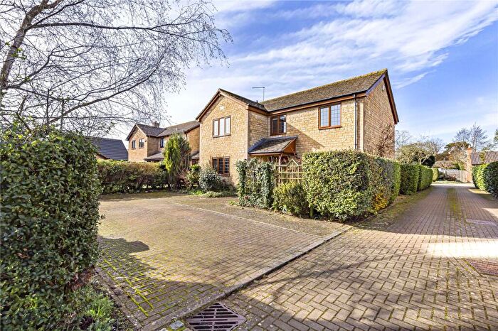 4 Bedroom Detached House For Sale In Ray Close, Oundle, Peterborough, Northamptonshire, PE8